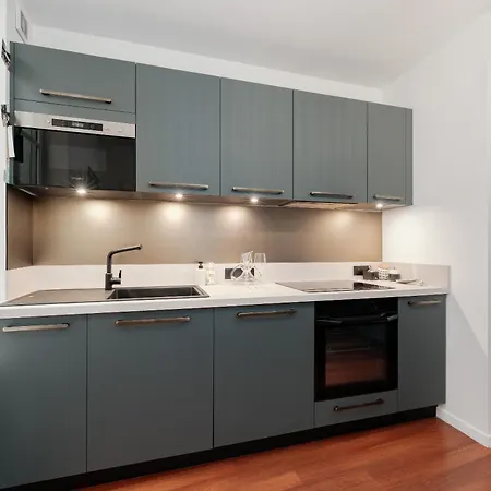 Emeraude - L'elegance Verte Du Vieux *