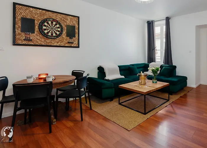 Emeraude - L'elegance Verte Du Vieux アパート *